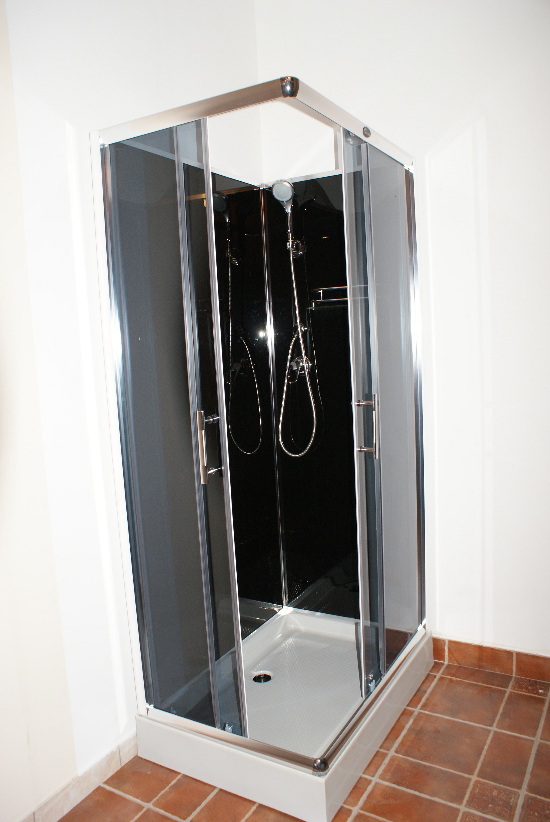 kabina-prysznicowa-z-brodzikiem-wolnostoj-ca-ontario-plus-prawa-100x70